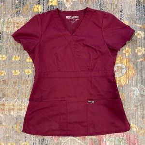 Wine Greys anatomy scrub set